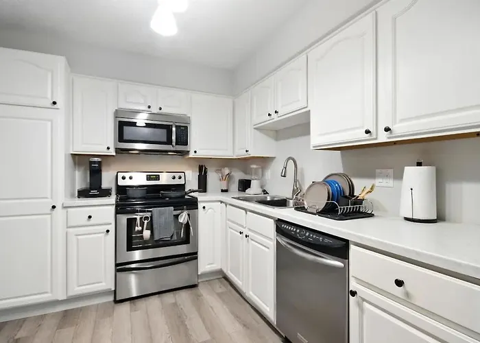 Stylish 2br Loft Near Isu Hospitals & Downtown Apartment
