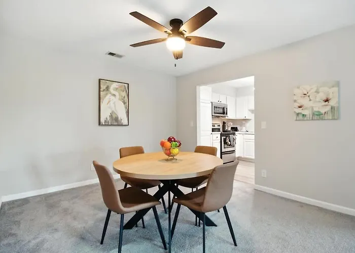 Stylish 2br Loft Near Isu Hospitals & Downtown Apartment