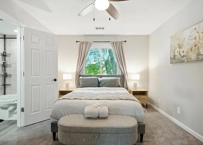 Stylish 2br Loft Near Isu Hospitals & Downtown * Bloomington
