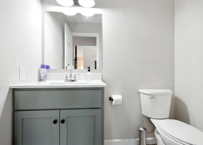 Stylish 2br Loft Near Isu Hospitals & Downtown * Bloomington
